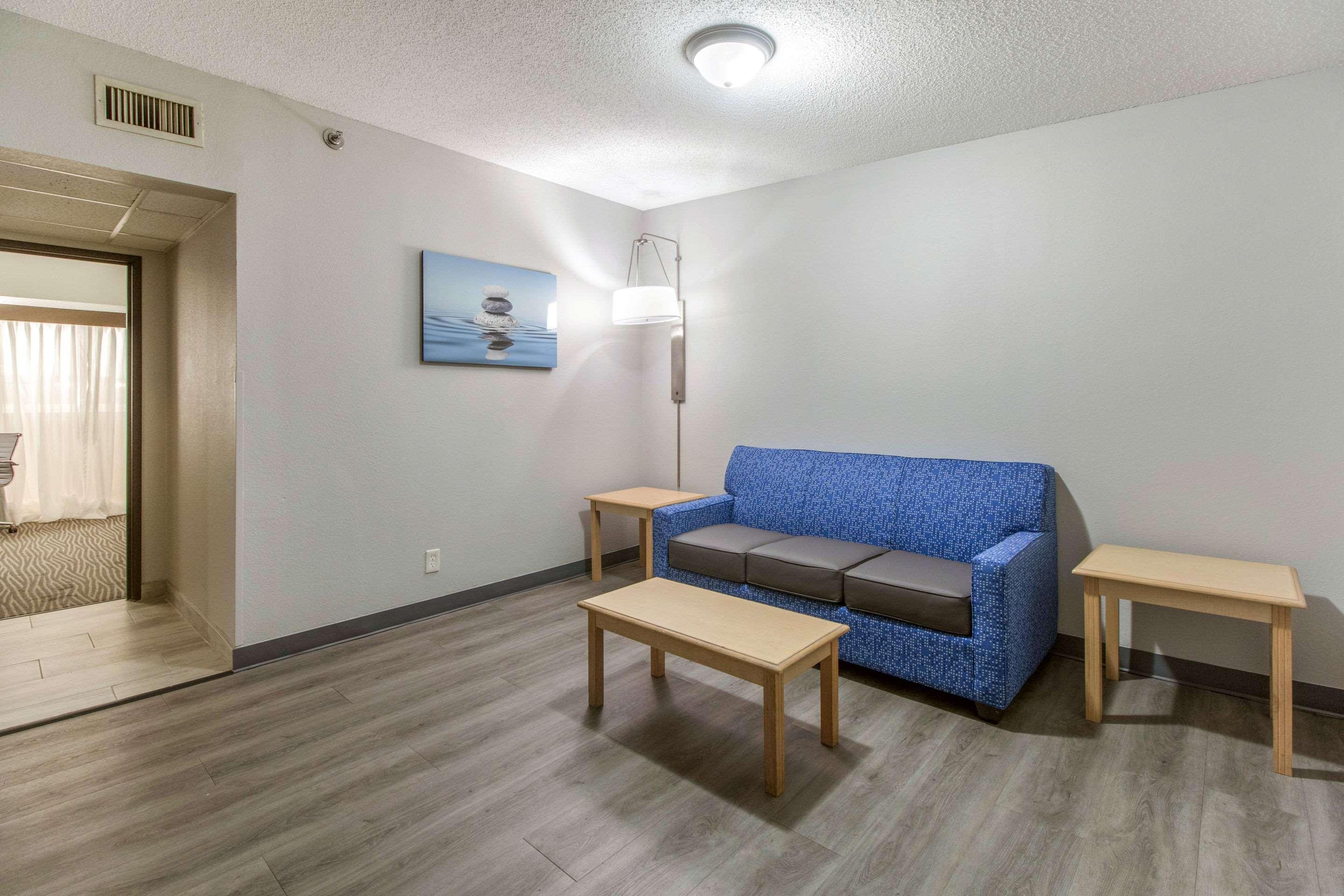 Clarion Hotel Jackson Northwest Buitenkant foto