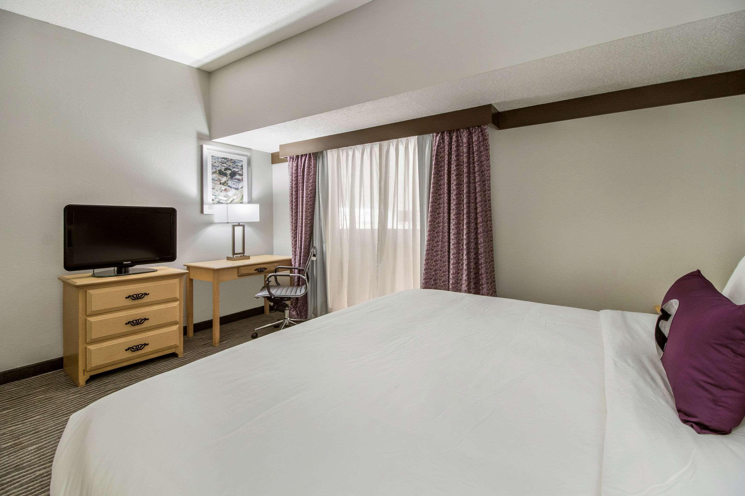 Clarion Hotel Jackson Northwest Buitenkant foto