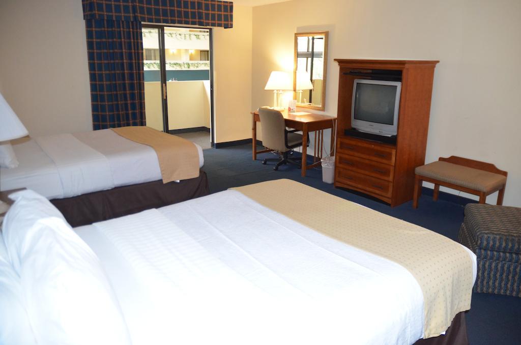 Clarion Hotel Jackson Northwest Buitenkant foto