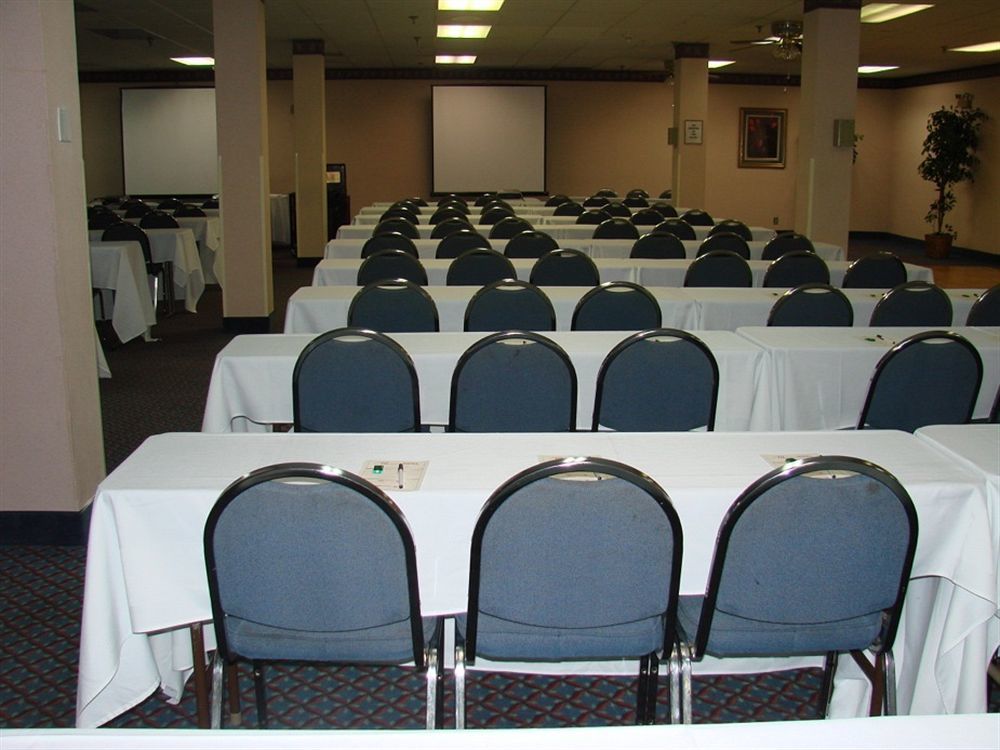 Clarion Hotel Jackson Northwest Buitenkant foto
